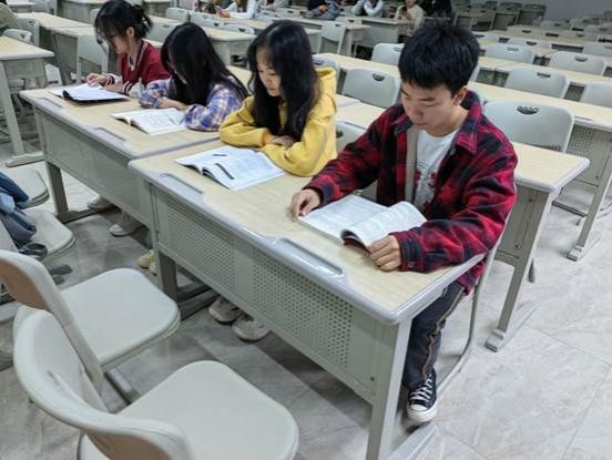 E2A62069E4F5CC4865CF737C554E147C