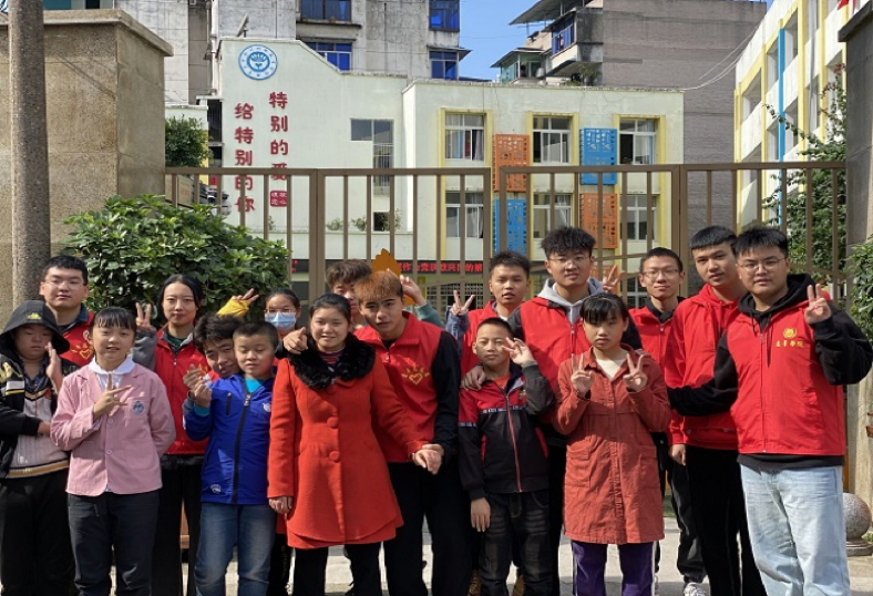 温柔永存心中，偏爱却只为你—记守护折翼天使儿童志愿服务活动