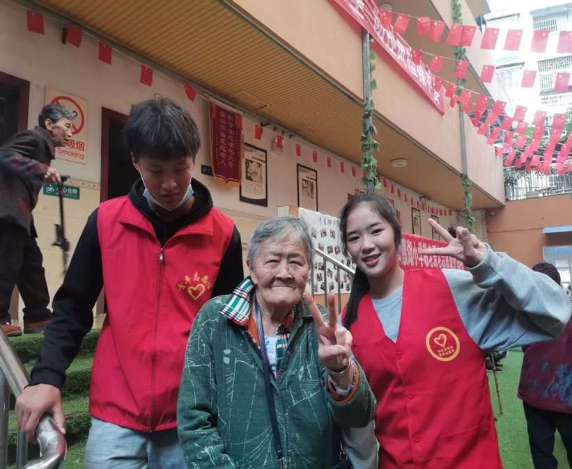 白发染双鬓，重阳寄深情—记爱心之旅敬老院第115期志愿服务活动